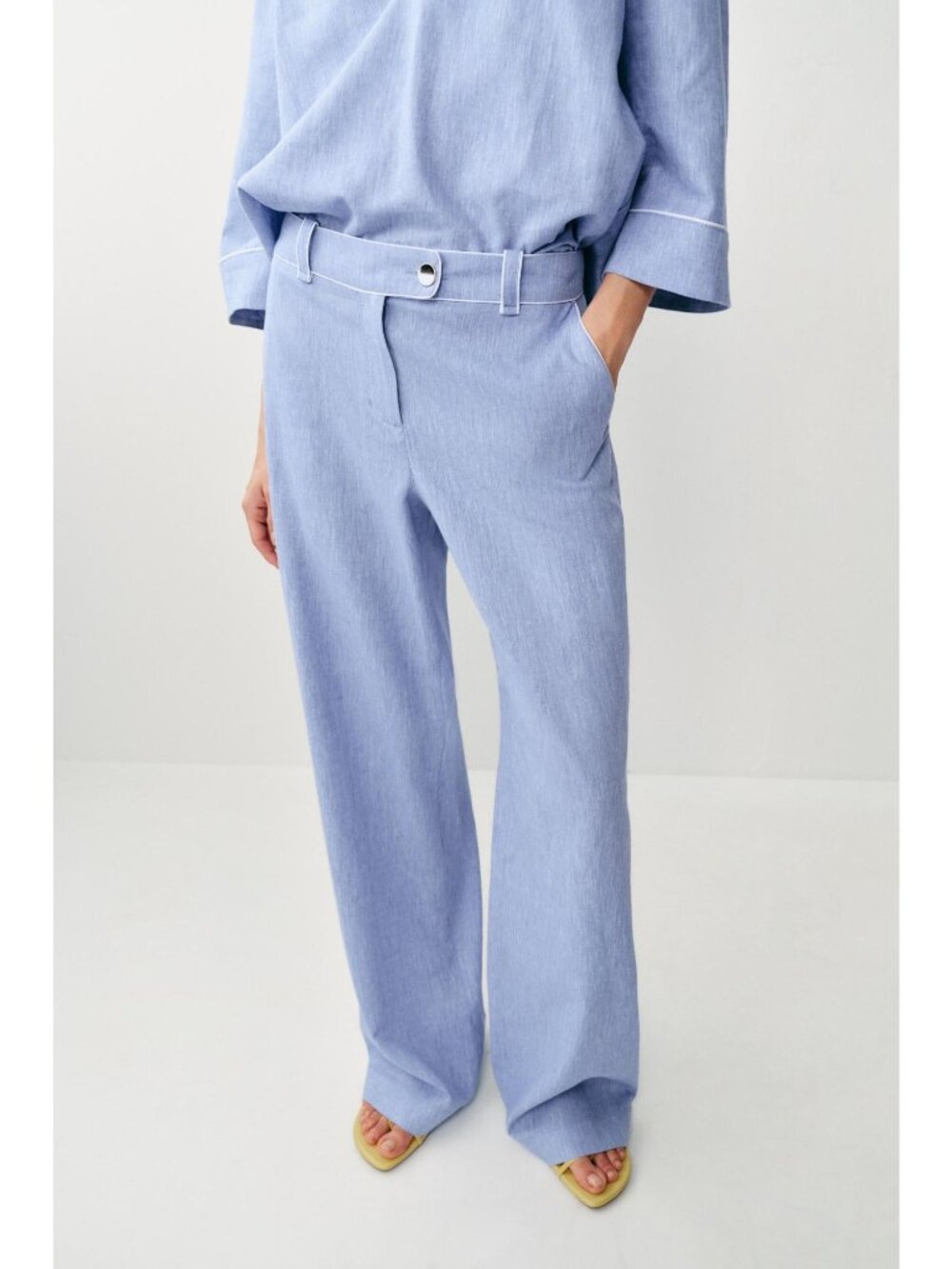 Zara Size S High Waisted Straight Leg Light Blue Linen Pants With White Piping